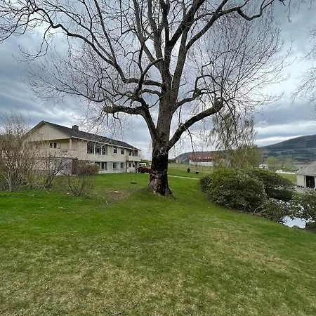 Feriehus Vollan Gard I Vakre Rodven! *