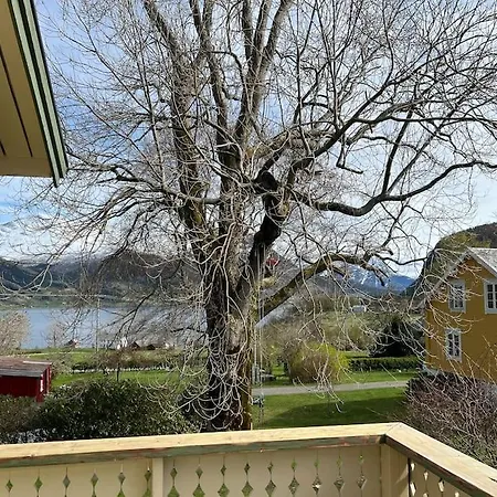 Holiday home Vollan Gard I Vakre Rodven! Sandnes (More og Romsdal)