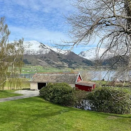 Vollan Gard I Vakre Rodven! Sandnes (More og Romsdal)