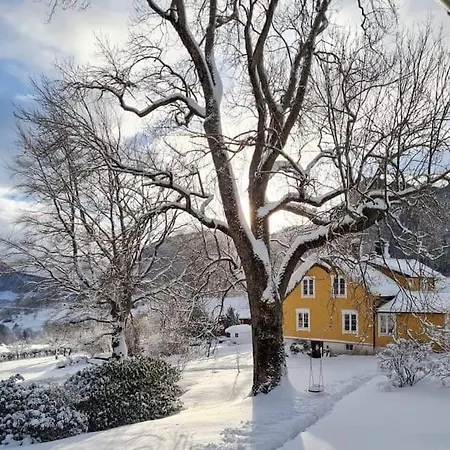 Vollan Gard I Vakre Rodven! Feriehus Sandnes (More og Romsdal)